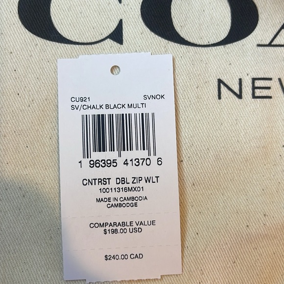 Beautiful Coach White & Black Double- Zip Wristlet. - Picture 8 of 8